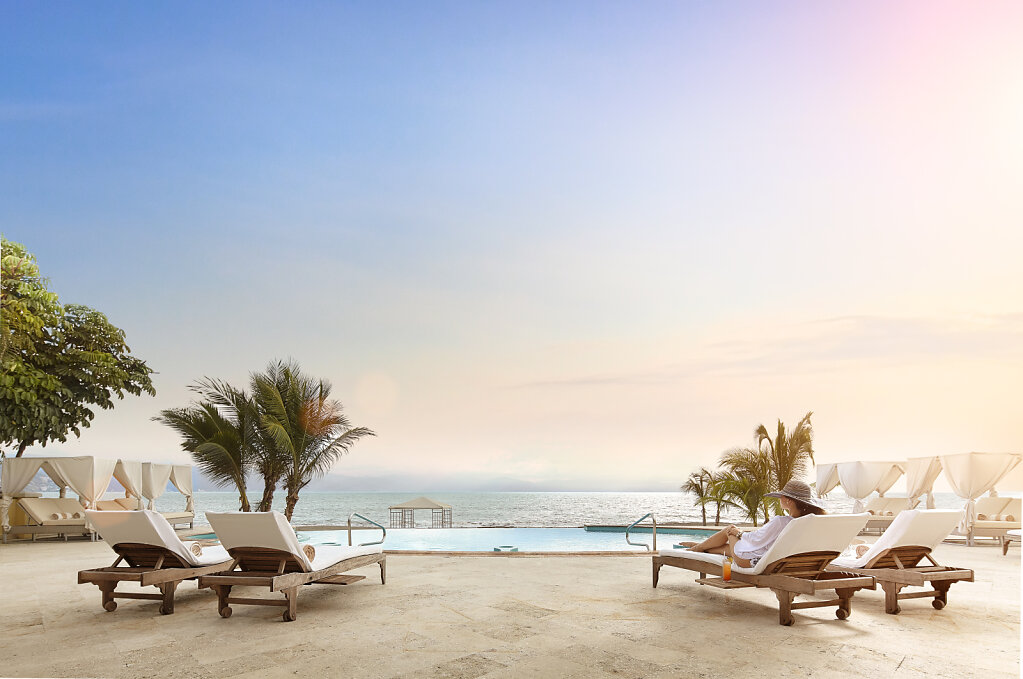 Tau Beach Club Puerto Vallarta: A Luxurious Coastal Retreat